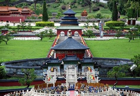 hotels near china folk culture village